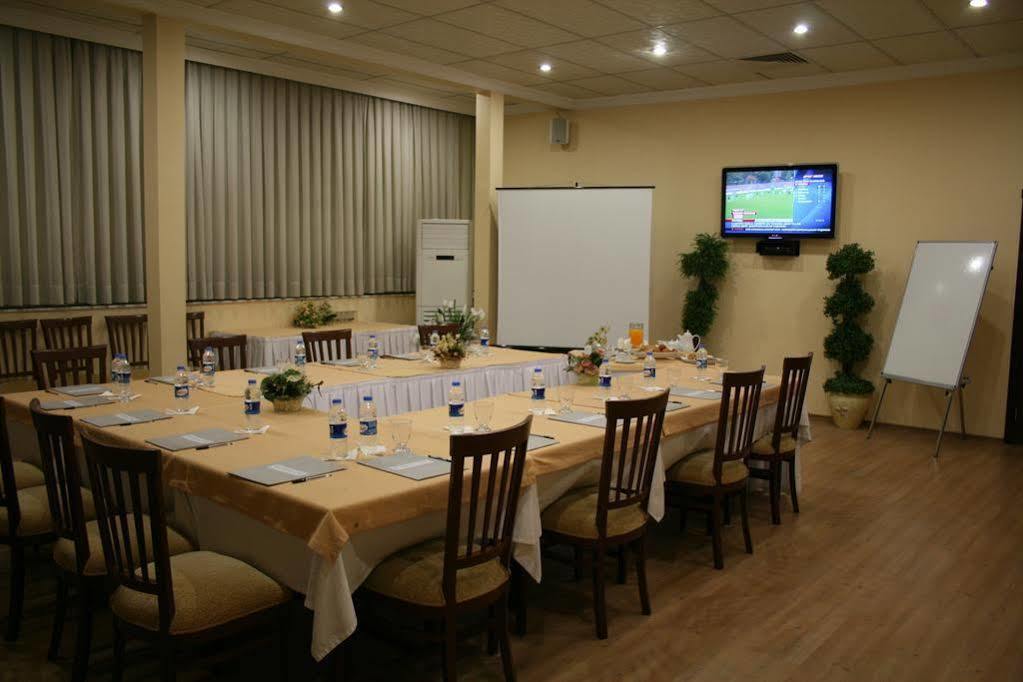Kristal Otel Adana Exterior foto